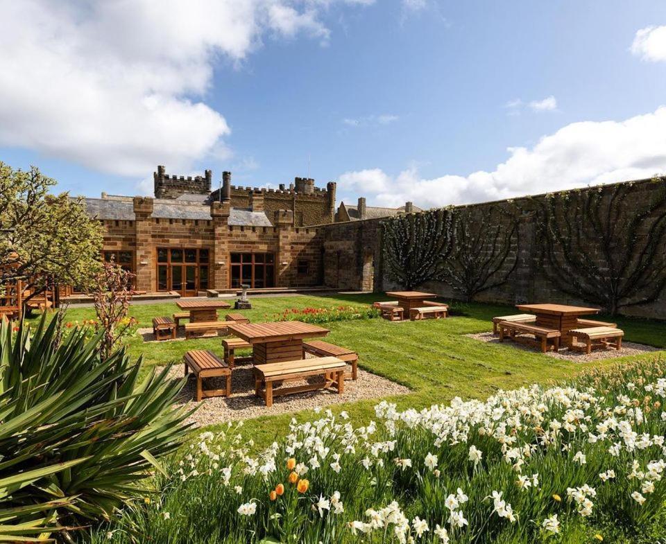 Sneaton Castle Hotel Whitby Exterior photo
