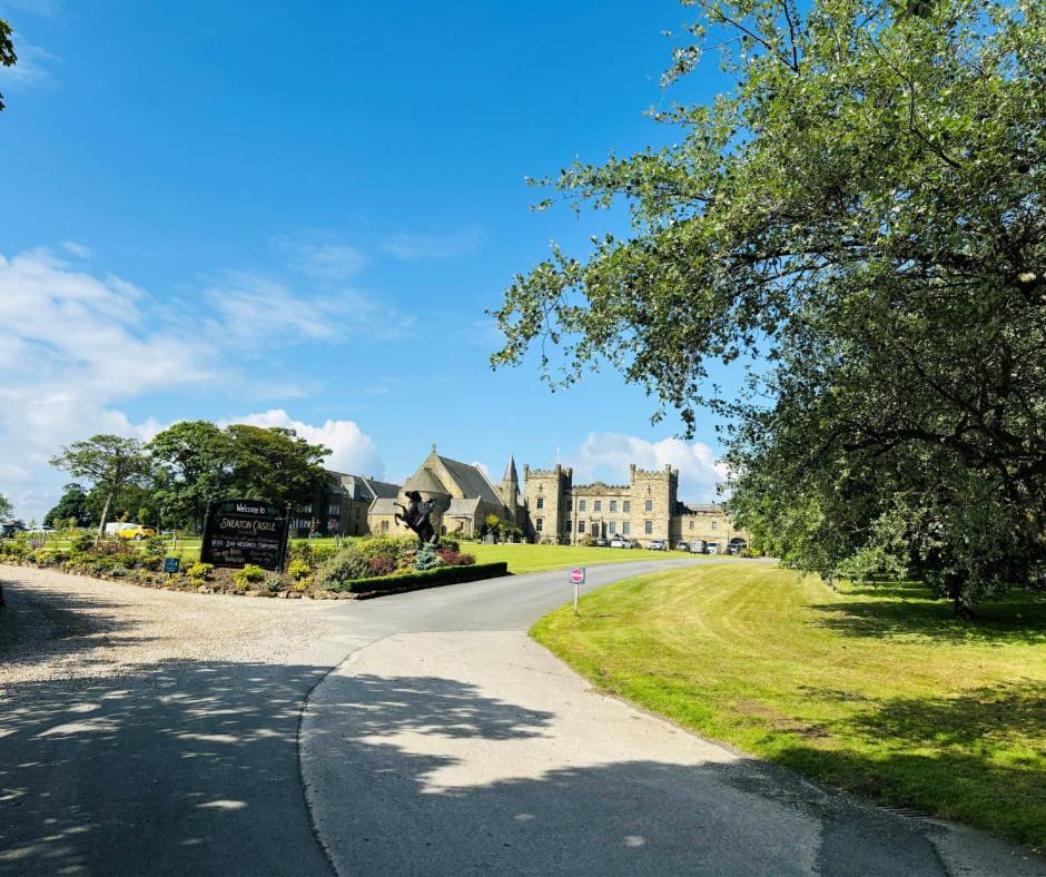 Sneaton Castle Hotel Whitby Exterior photo